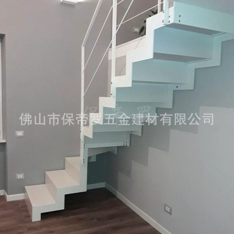 铁艺不锈钢栏杆钢木楼梯白色简约风直梁楼梯