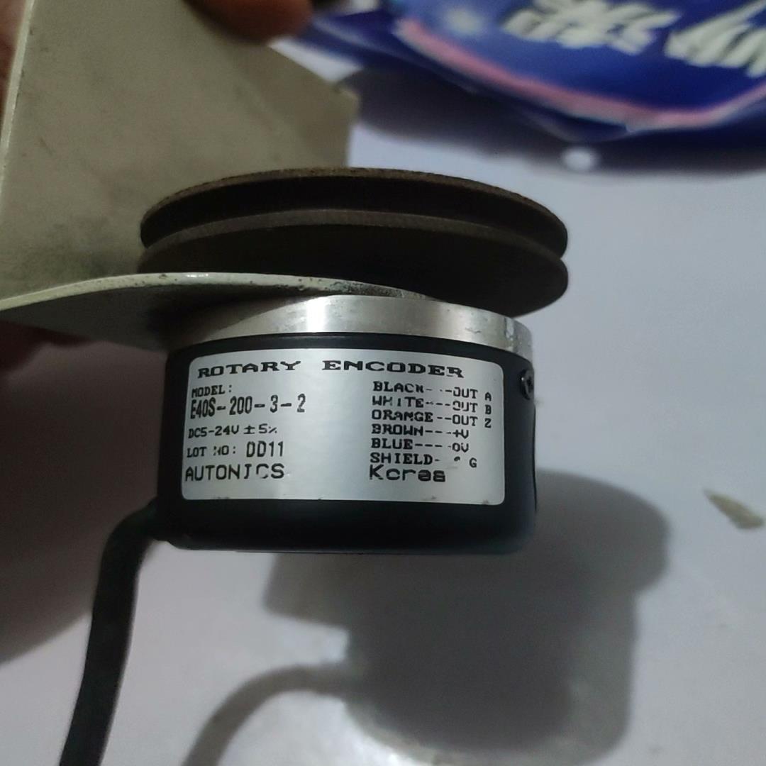 奥托尼克斯编码器  E40S-200-3-2价格50/个.拆