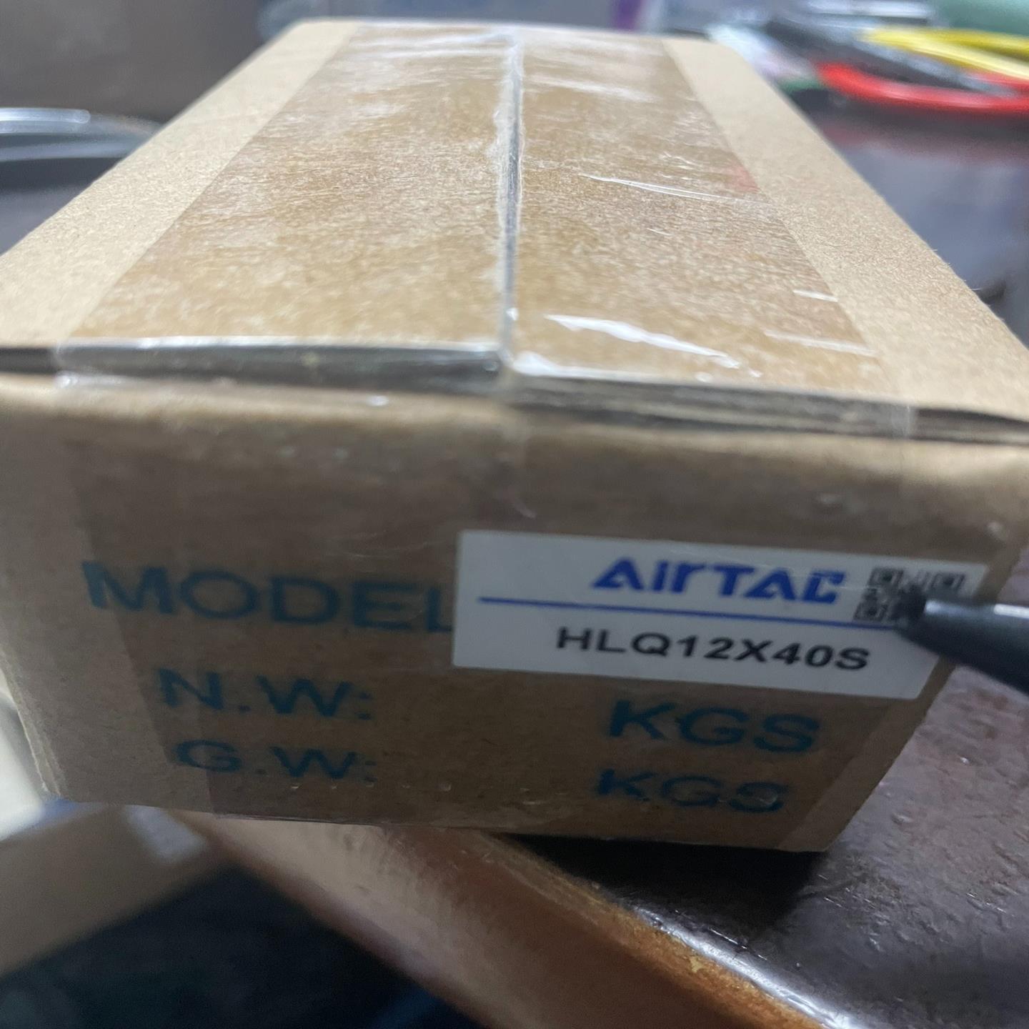 亚德客HLQ12X40S 原装正品 数量一个单价290元