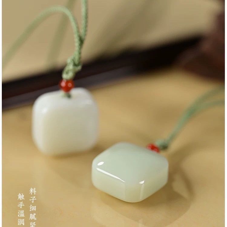 天然吊坠男女款古风方糖无事牌玉石挂件项链简约锁骨链挂公主夏天