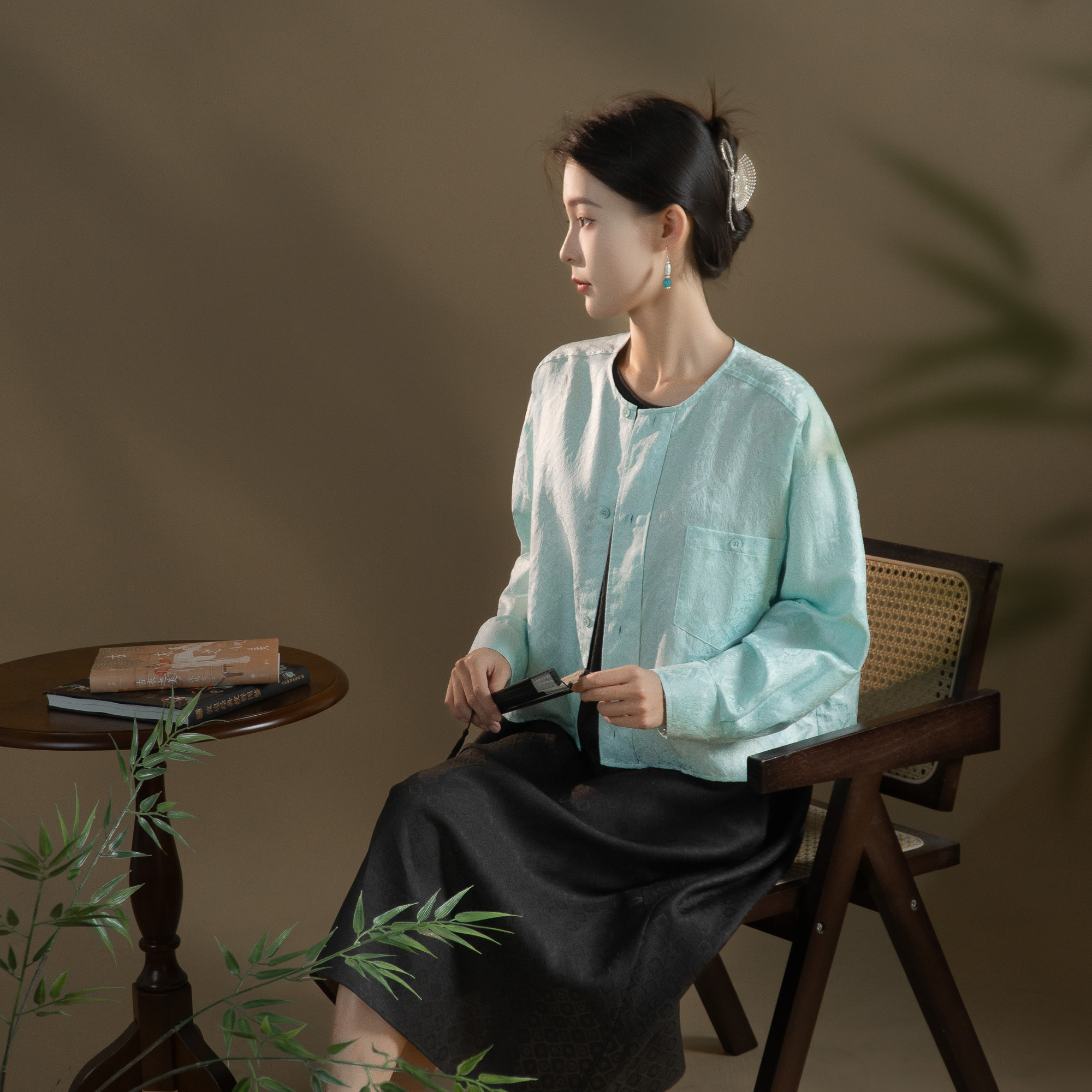 八达晕·蓝-非遗宋锦螺钿幻彩圆领长袖时尚开衫外套WT255-WT258