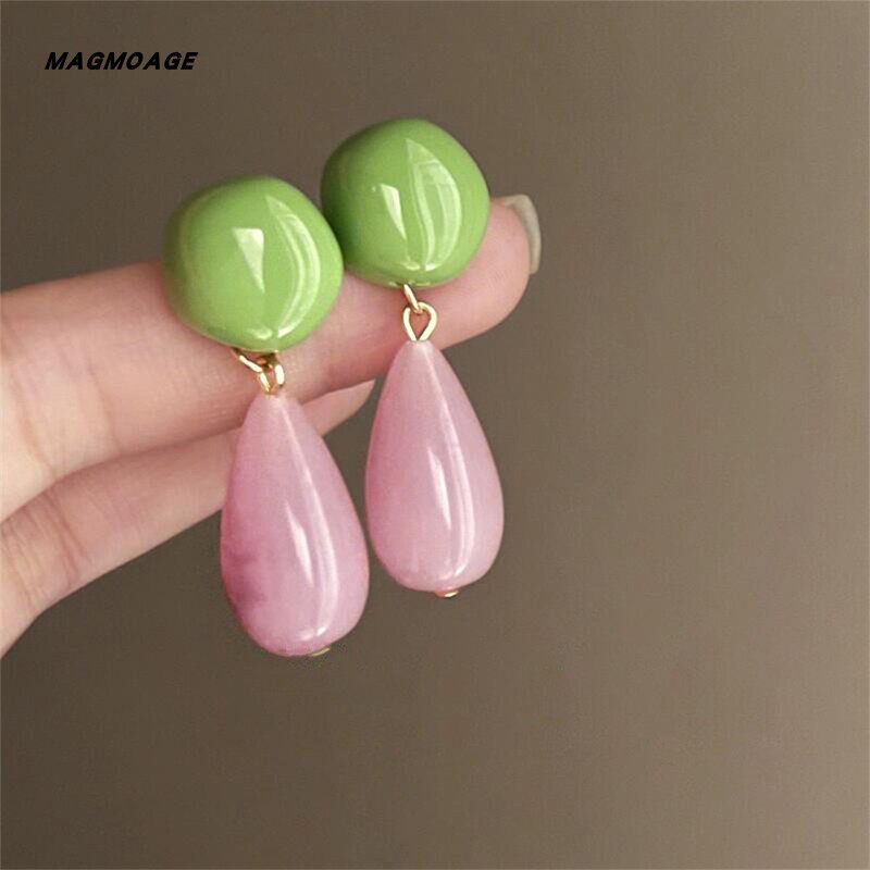 MAGMOAGE撞色水滴树脂耳钉!