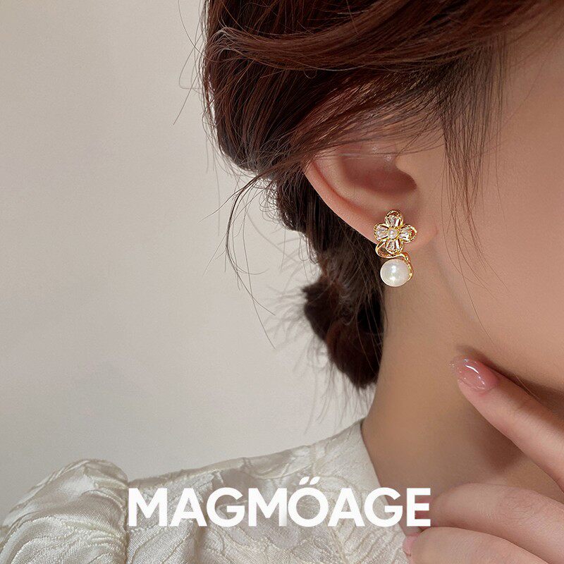 MAGMOAGE金色四叶草珍珠耳环