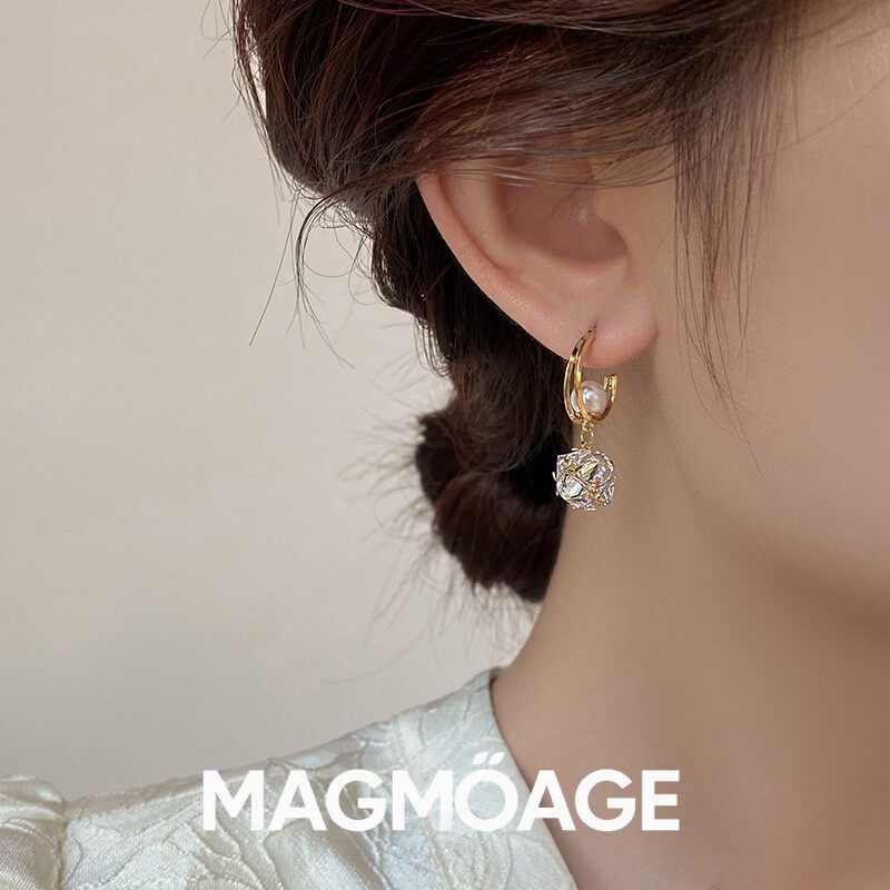 MAGMOAGE金色圆球珍珠耳环
