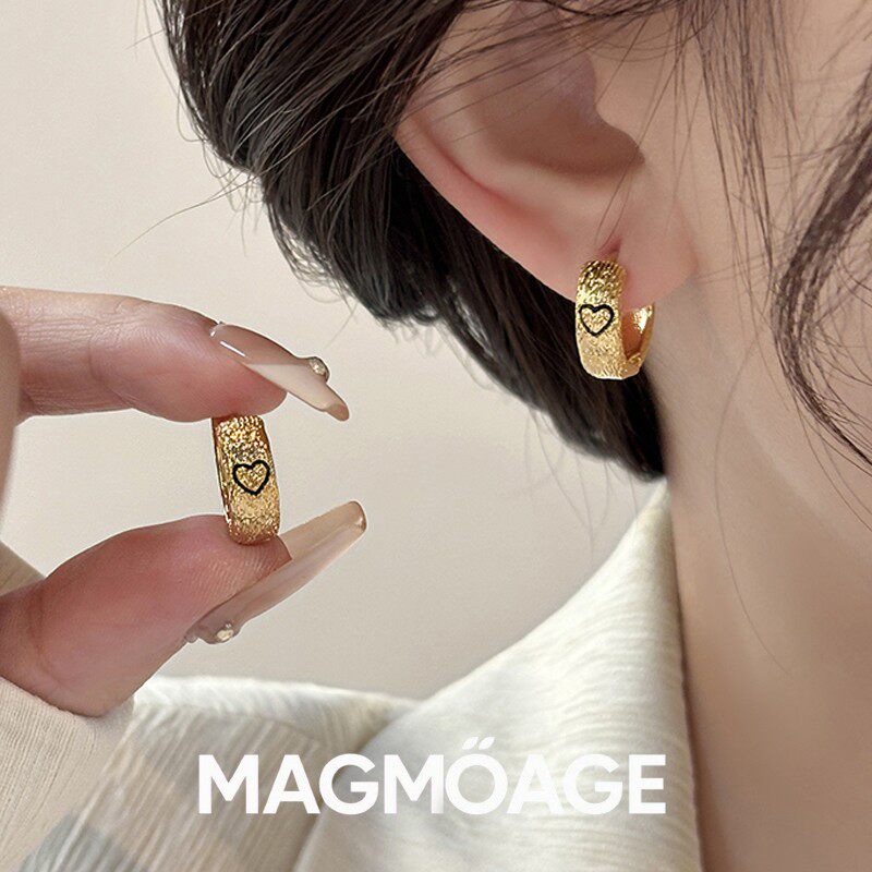 法国【设计师】MAGMOAGE丨真金电镀丨金属感爱心耳环丨复古耳扣女