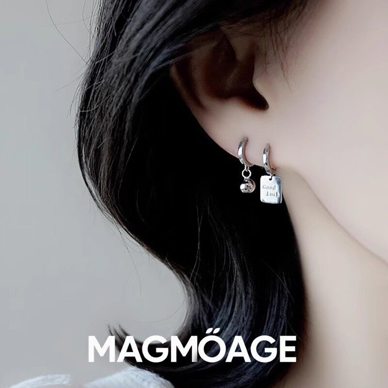 法国【设计师】MAGMOAGE新款 幸运字母通体925纯银不对称吊牌耳环