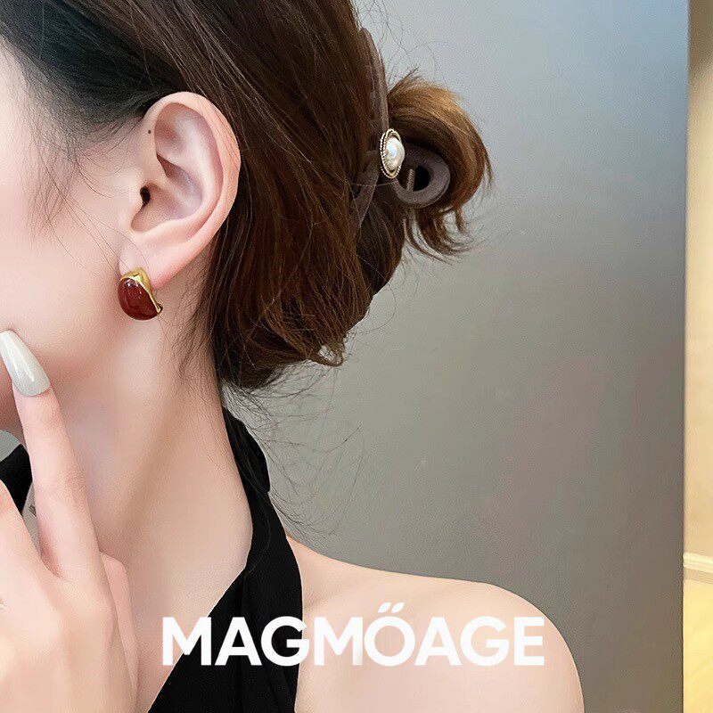 MAGMOAGE轻奢酒红耳钉