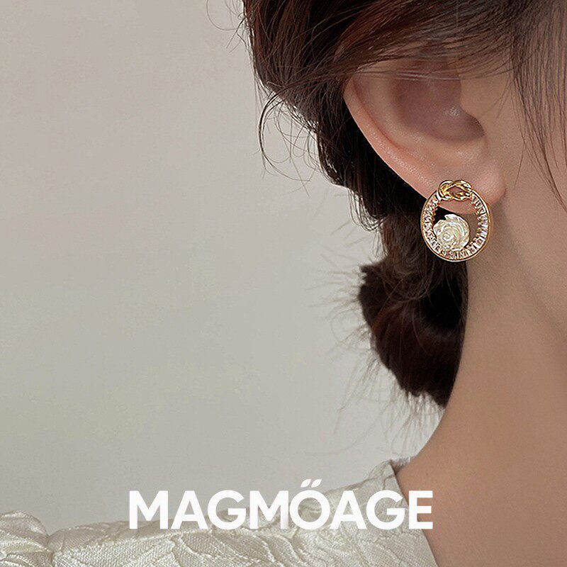 MAGMOAGE金色圆形花朵耳环