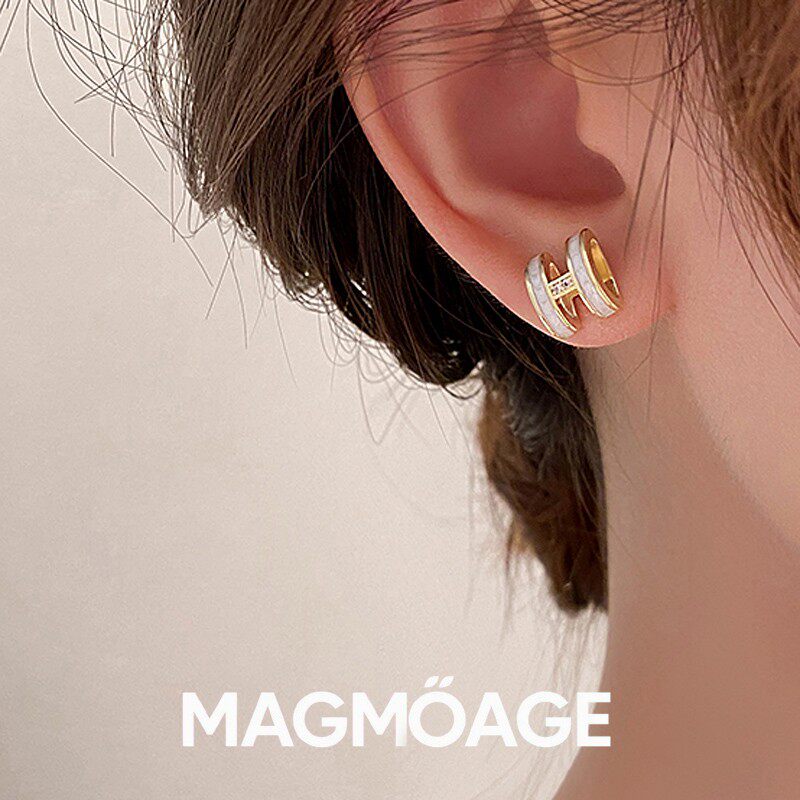 MAGMOAGE金色H字母耳环