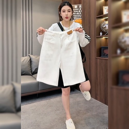 简约时尚炸街白色五分裤女