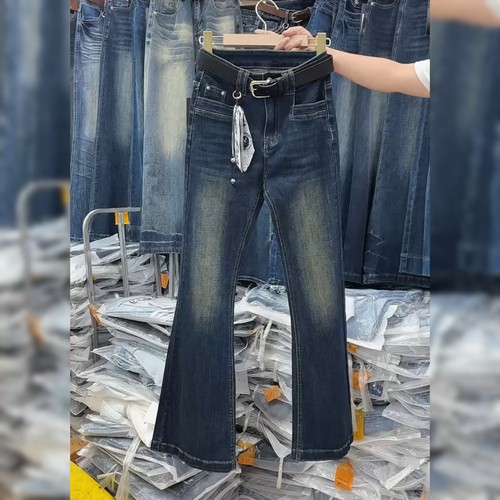 时尚百搭显瘦微喇牛仔裤女