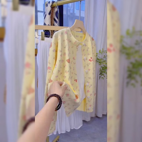 设计感重工炸街黄色上衣女