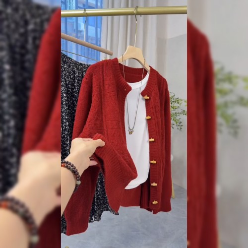 别致韩系宽松红色毛衣外套