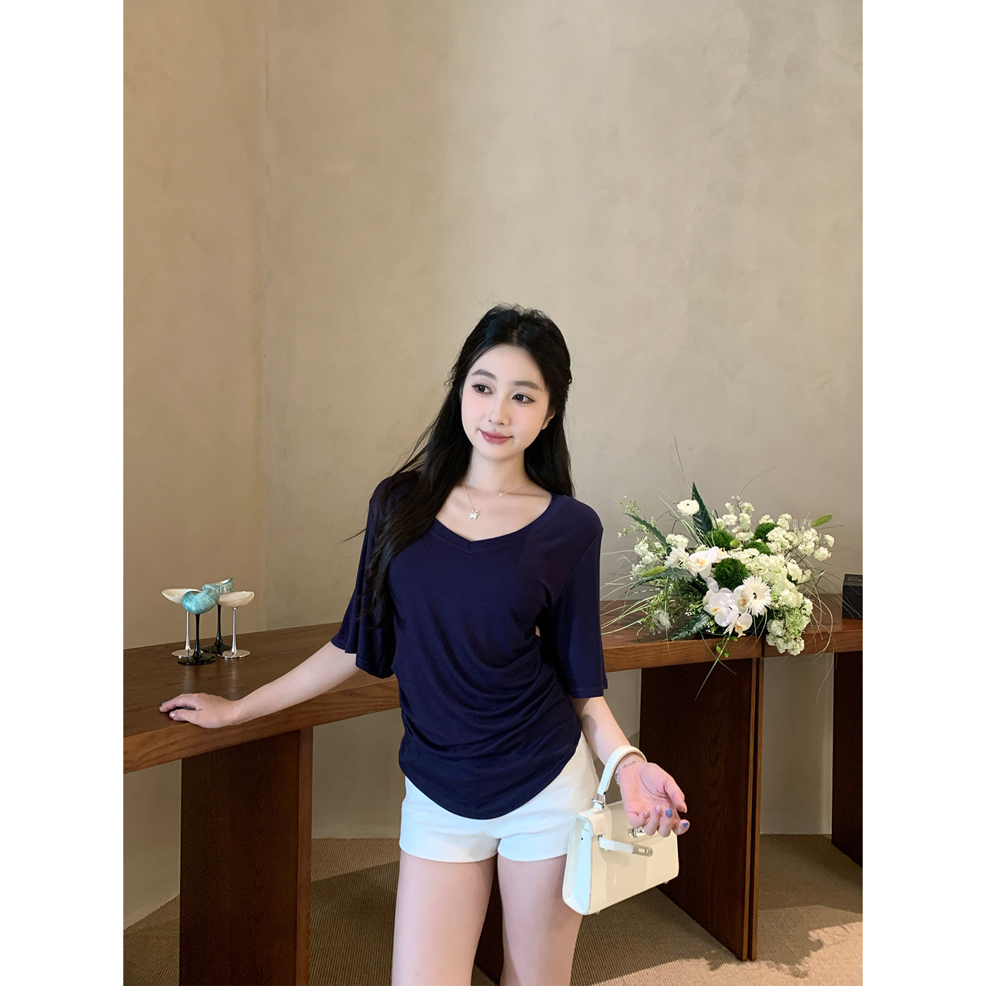 纯欲气质感V领短袖T恤