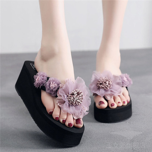 人字拖鞋女夏季外穿厚底新款坡跟花朵防滑时尚高跟沙滩夹角凉拖鞋