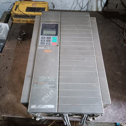 议价变频器 FRN15G11S-4CX 一台 上边线头已可维修