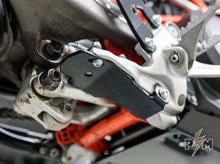 PERUNMOTO KTM 690/HUSQVARNA 701/GASGAS 700 后刹车泵 保护