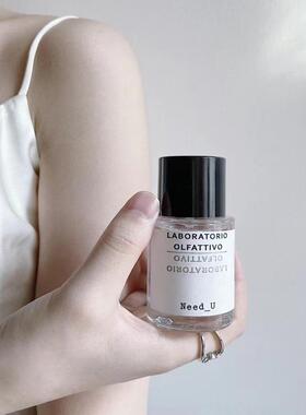 嗅觉实验室Laboratorio香水小样自画像黑金雪松暗夜玫瑰万物生长