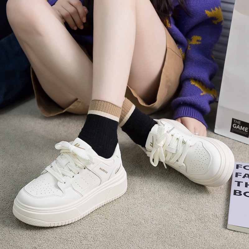 回力女鞋2025冬季百搭高级感保暖通勤小白鞋平底厚底增高加绒板鞋