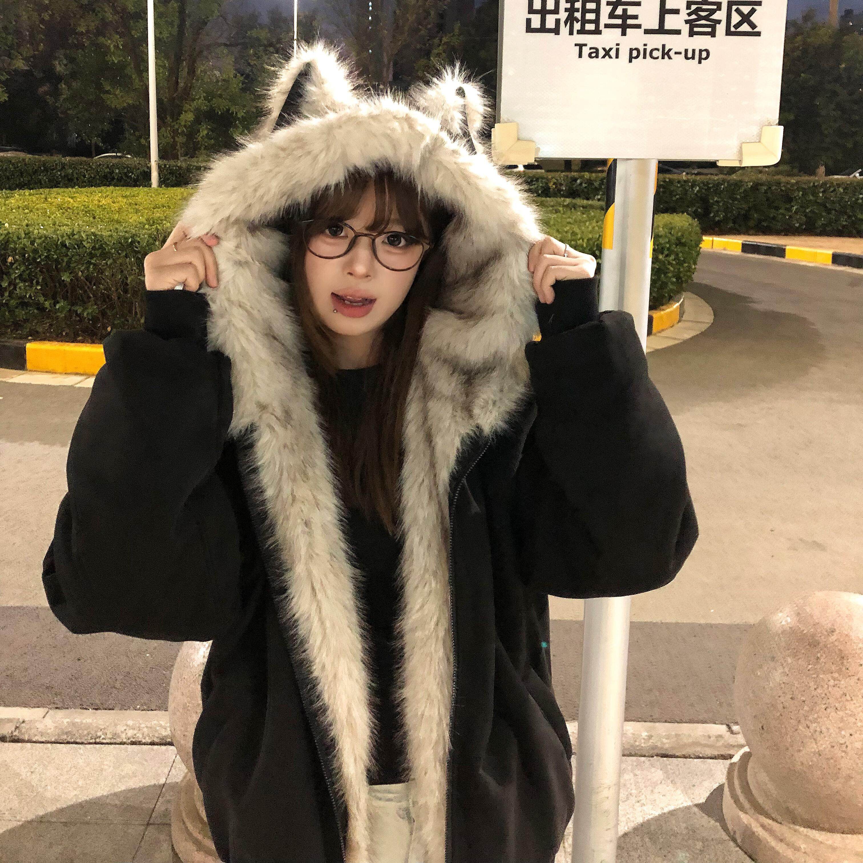 黑色猫耳朵毛领棉服加厚