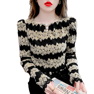 圆领钉珠条纹磨毛蕾丝衫秋冬新款小香风泡泡袖复古拼色百搭上衣女