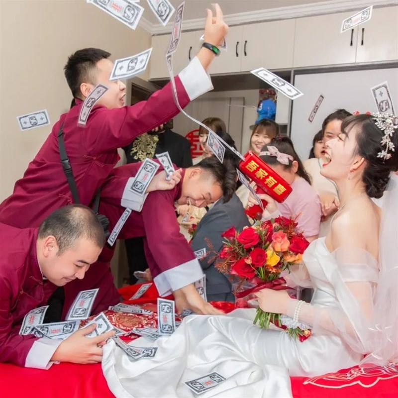速发伴娘拍照结钱接创意喷婚枪亲钞票枪婚礼道具筷子夹钞票庆堵门