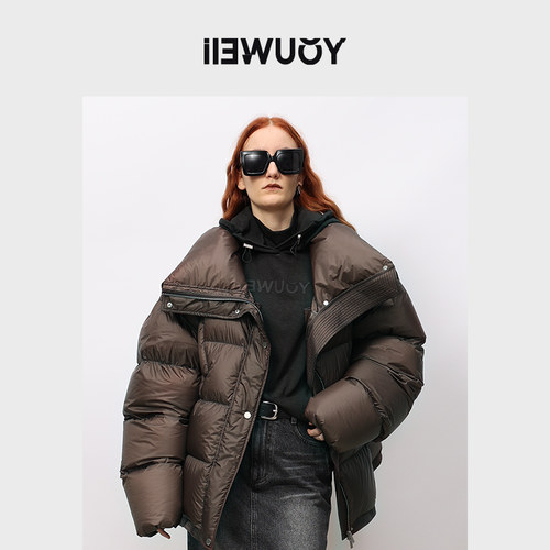 有尾中长款白鹅绒羽绒服设计师