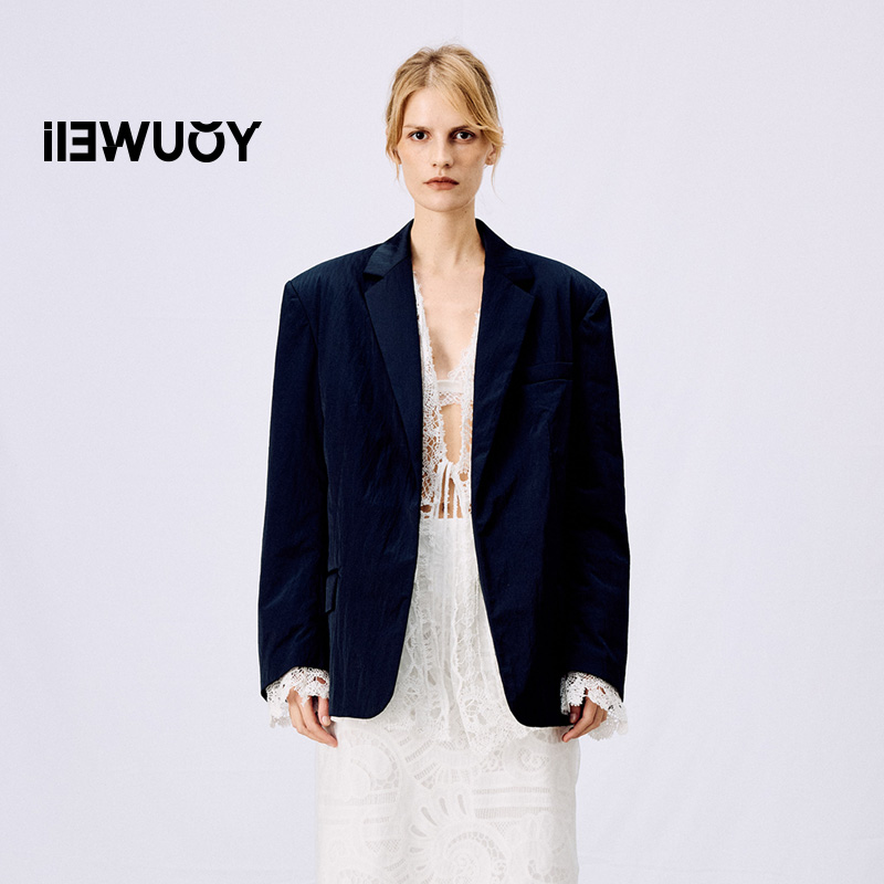 有尾女装定制蕾丝拼接廓形西装