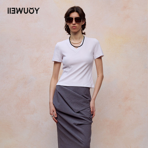 有尾罗纹V领百搭简约短袖