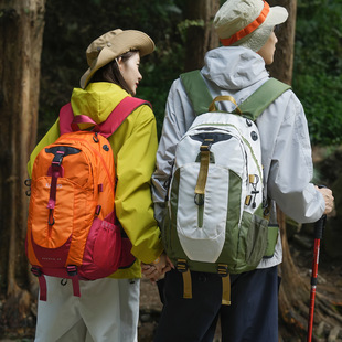 户外男女大容量登山背包旅游爬山轻便专业徒步运动旅行双肩包简约