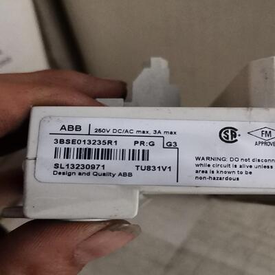 ABB卡件底座3BSE013235R1功能好成色很新