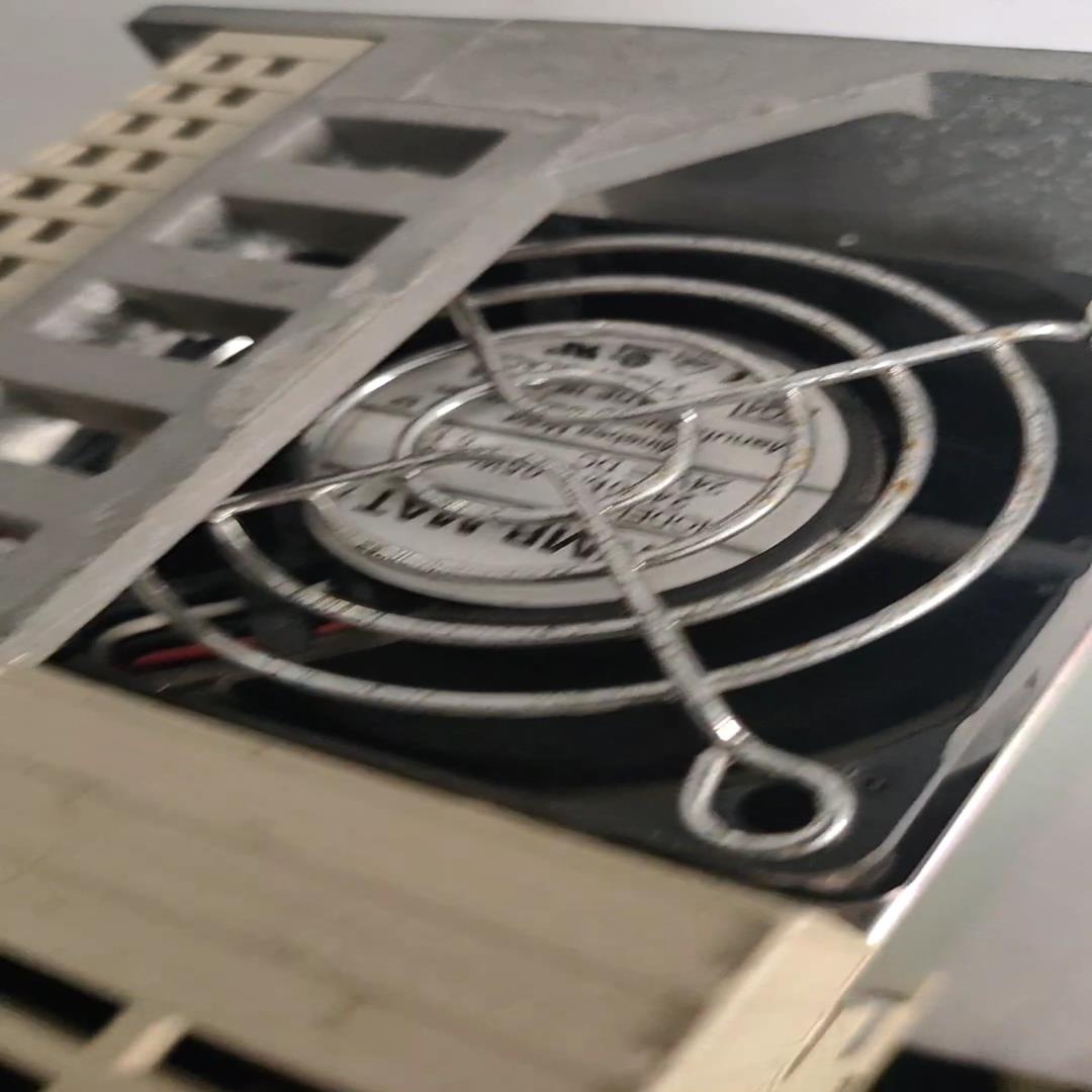 安川驱动器SGDV-120A01A002000，通电正常