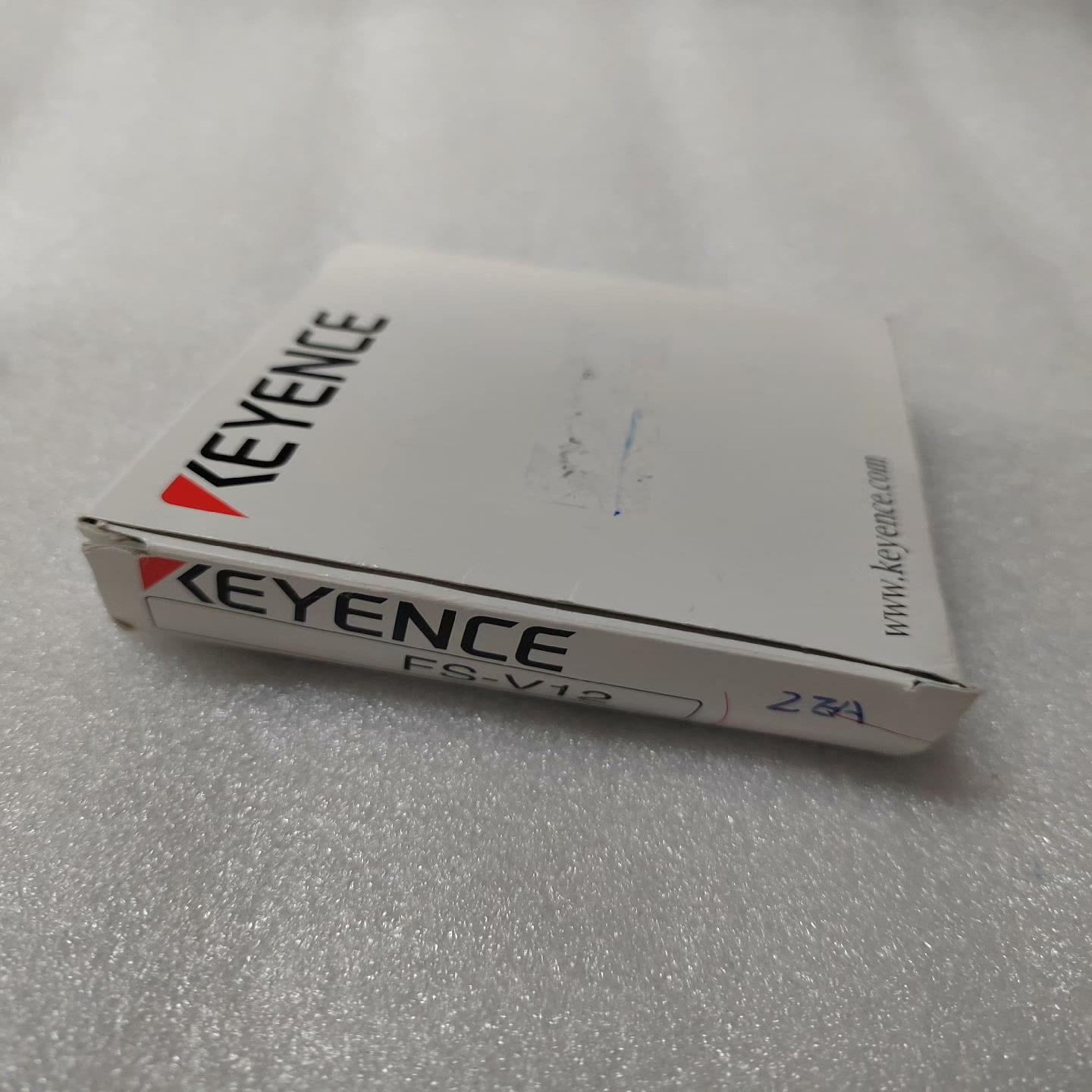 基恩士FS-V12 传感器 全新有配件的一盒150原装正