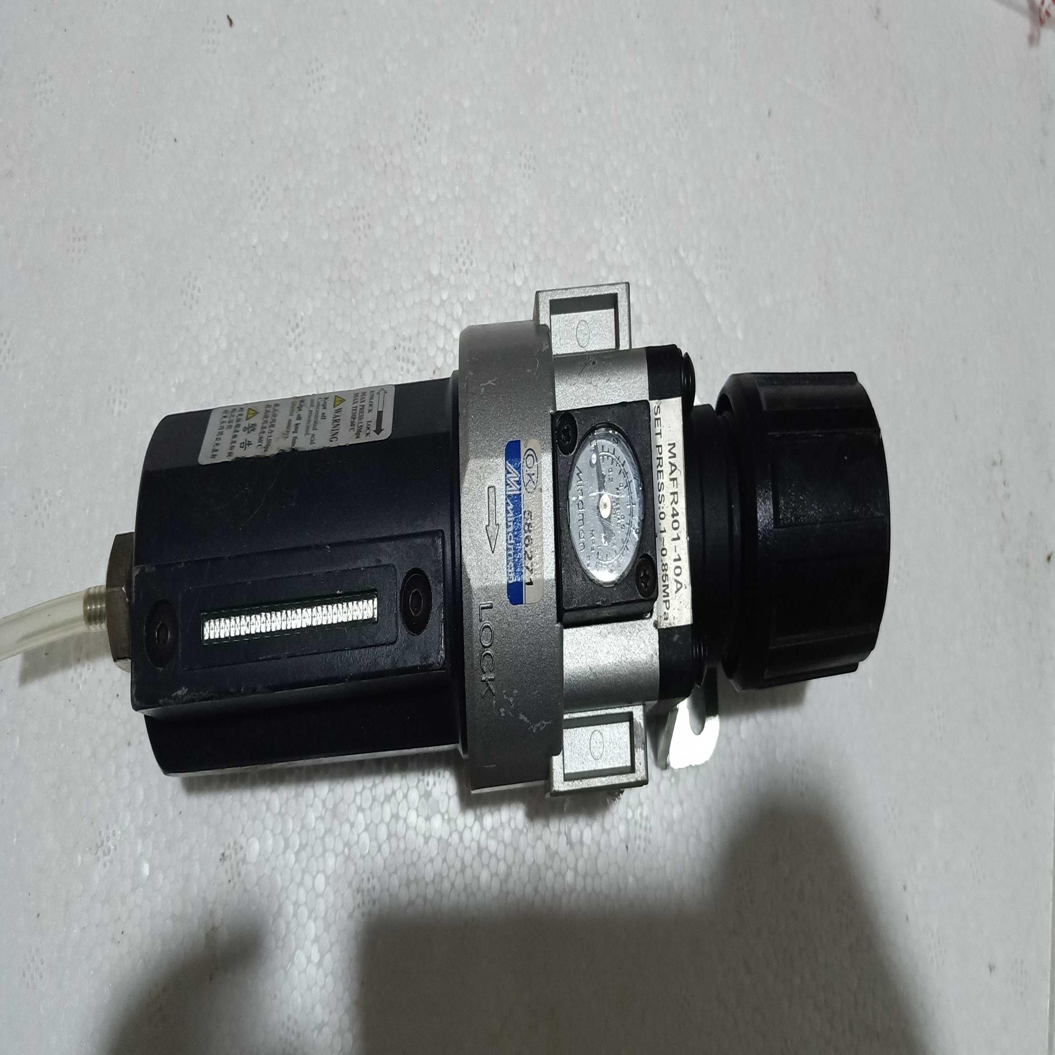 金器过滤器MAFR401-10A，带表支架，里面滤芯很新议价