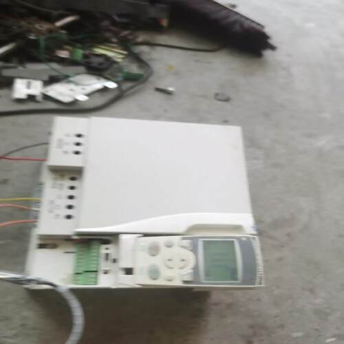 变频器ACS355-03E-31A0-4  ，