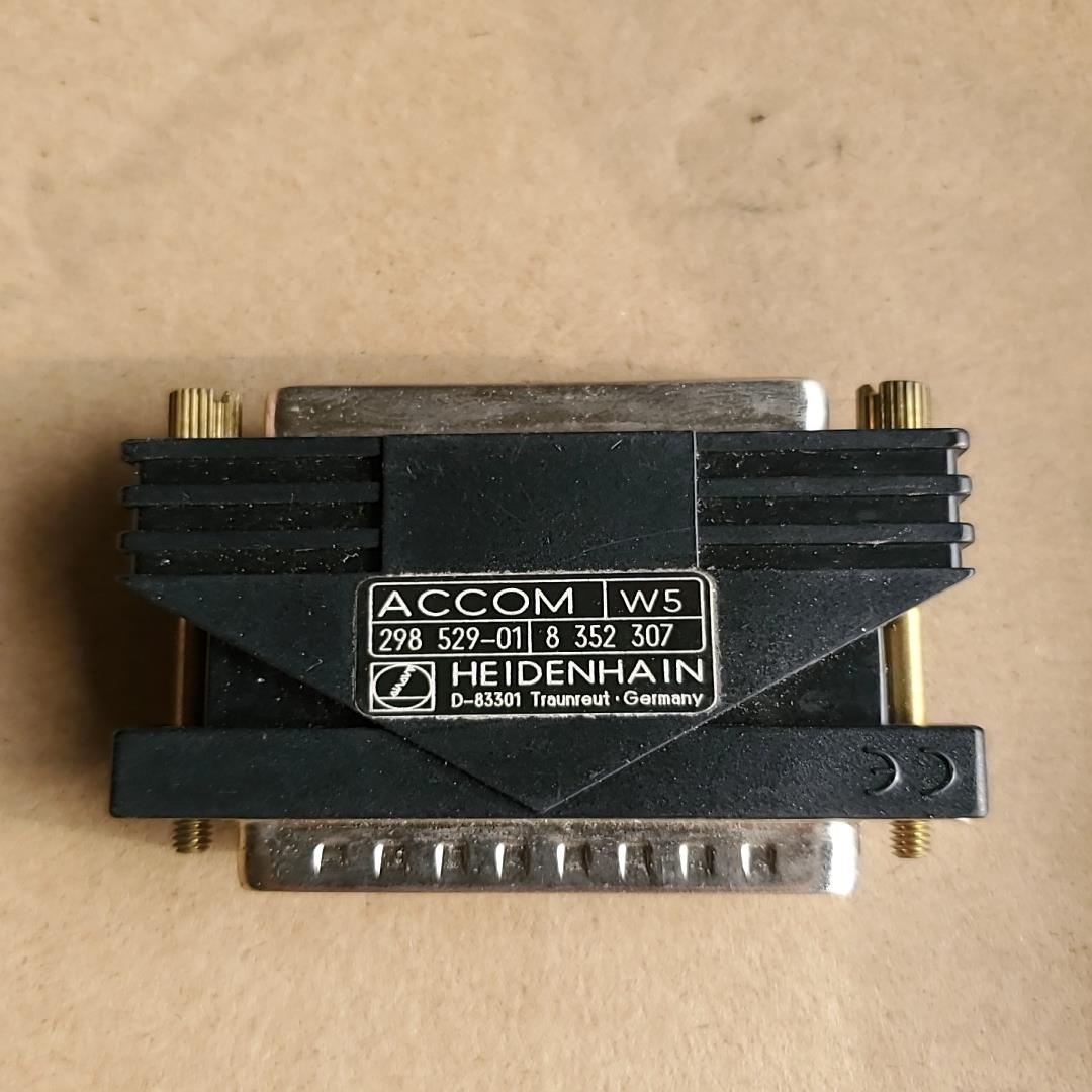 （设备配件）海德汉转换插头，ACCOM 298 529-01   8 3