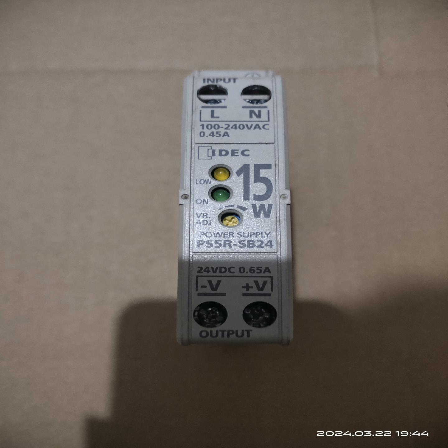 和泉 IDEC 电源开关  PS5R-SB24   DC24