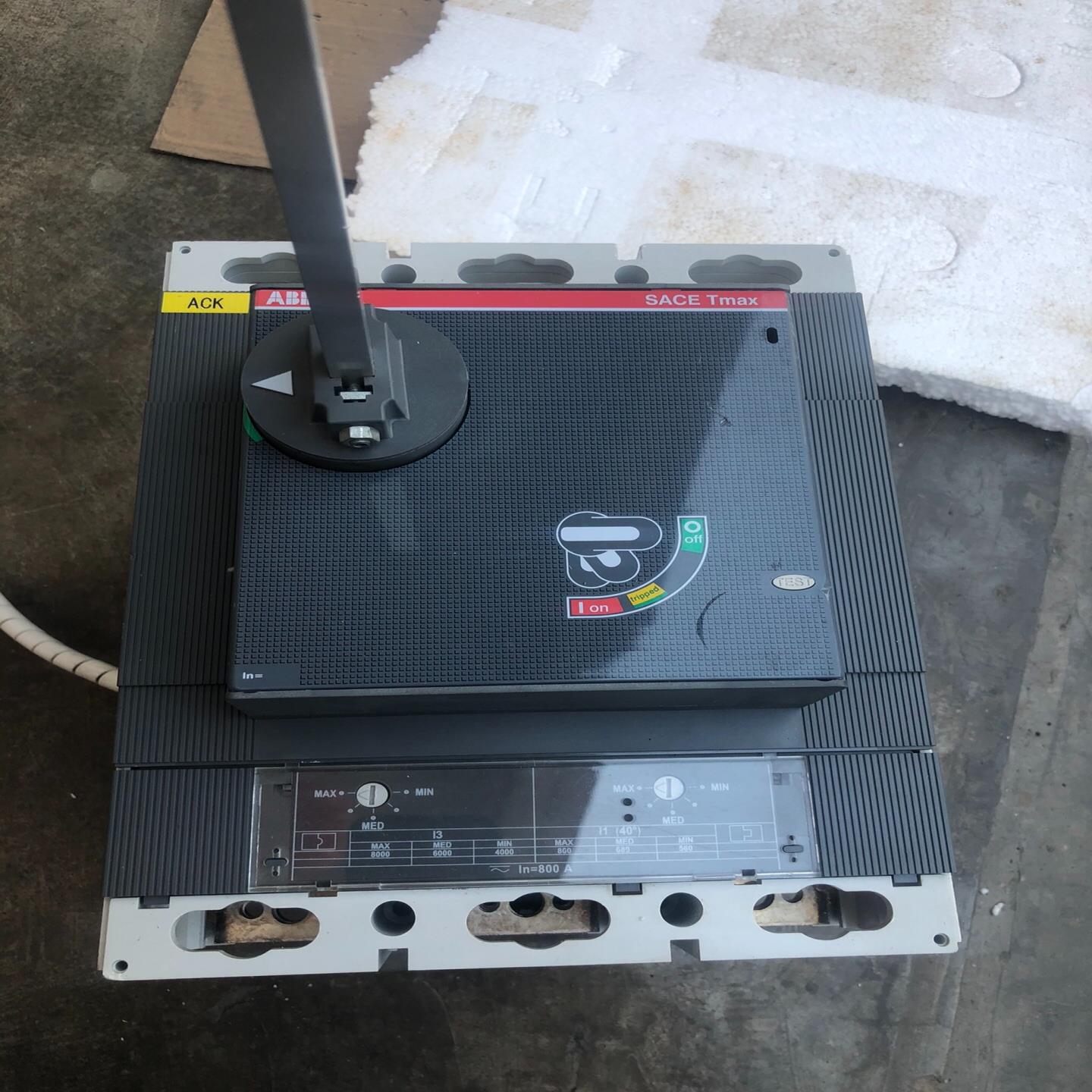 T6S800安断路器。