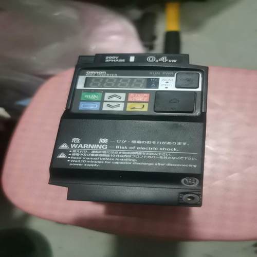变频器G3MX2-A2004-V1上面写了个（）字，