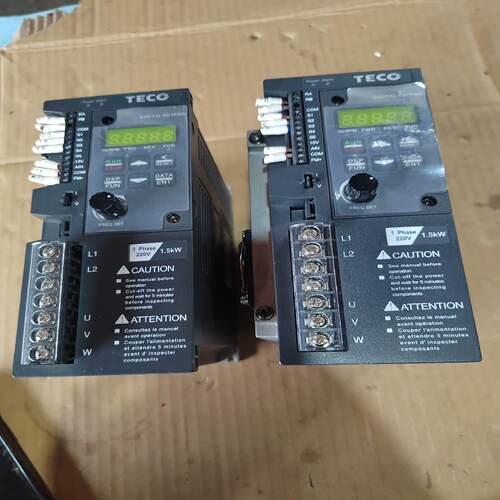 东变频器S310-202-H1DC  1.5KW    实