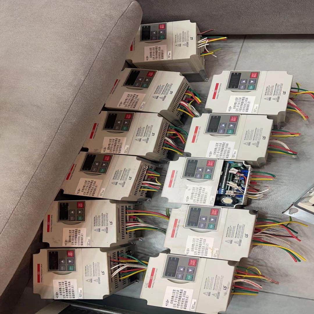 LS/LG变频器，SV015iG5-4，1.5千瓦380V，