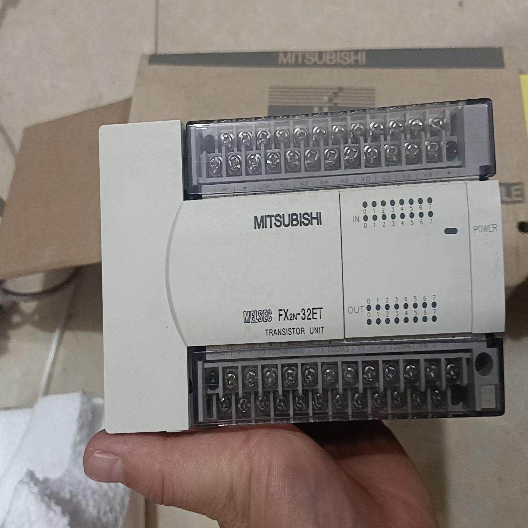 三菱PLC 扩展FX2N-32ET。全新如图。