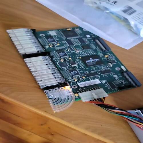{莱茵电子商行}3COM Switch 4400SE3C17206 24