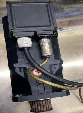 [德峰]ABB伺服电机两台，8C513006V002SL3EB一台，