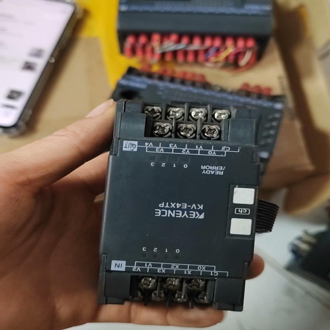 基恩士模块KV-E4XTP，实图拍摄，正常，议价