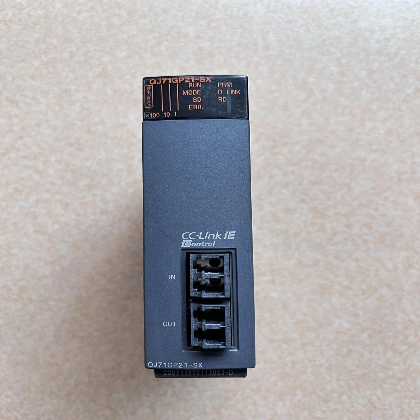 QJ71GP21-SX ，成色如图，功能正常。
