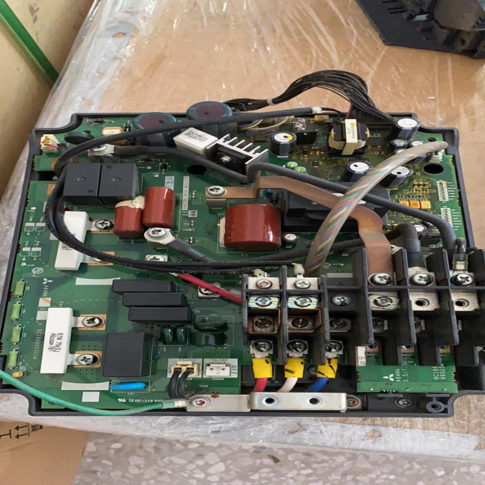 A84MA7.5D 变频器驱动板BC186A995G