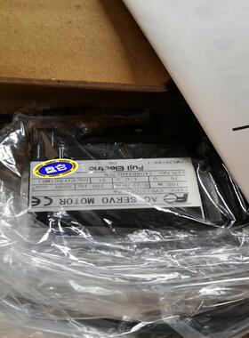 GYC101DC1-SA 富士伺服电机 新的有三个 45