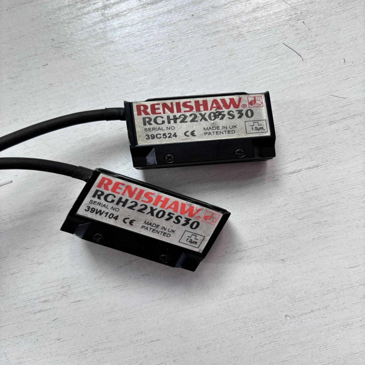 RENISHAW雷尼绍光栅尺RCH22X05S30有2个，实