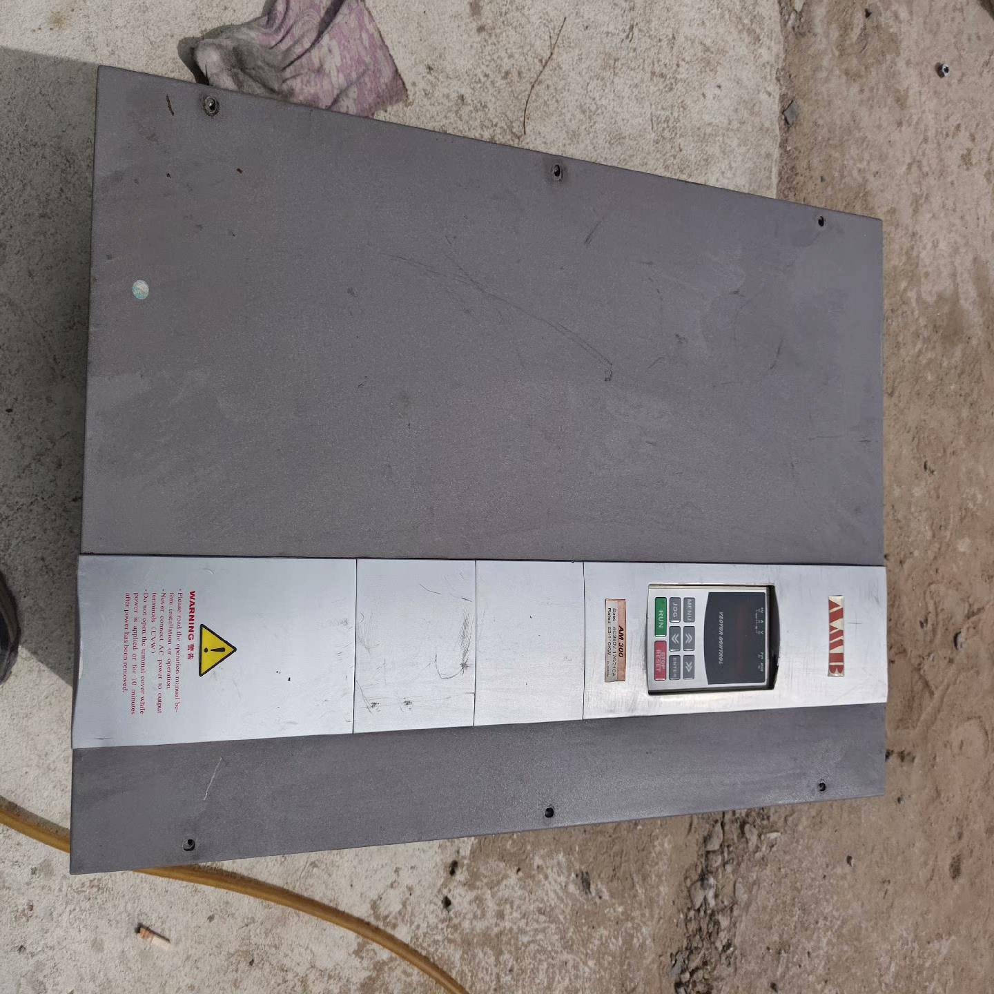 AMB一台93KW变频器成色一般功能好，(崽崽配件）